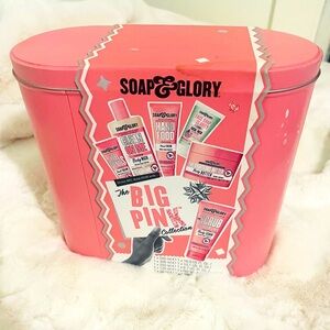 Soap and Glory bath set! 💕